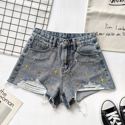 Ženske kratke hlače s vezom u boji i poderanim uzorkom