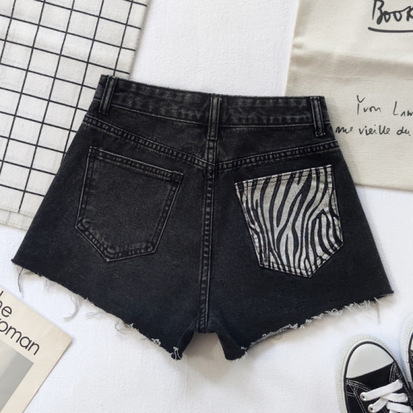 Jauns sieviešu īso džinsu modelis ar spīdīgu efektu