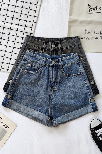 Naiste taskutega teksapüksid - tavaline mudel