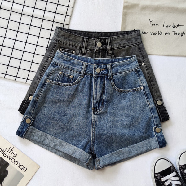 Naiste taskutega teksapüksid - tavaline mudel