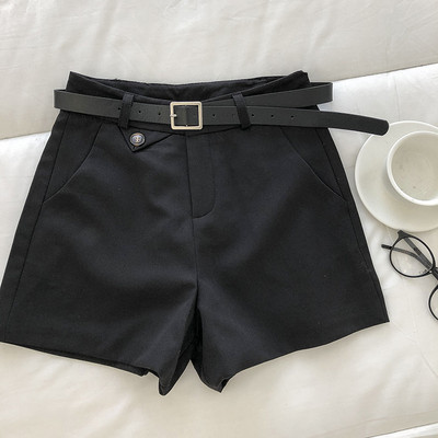 Γυναικεία σορτς με ζώνη