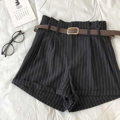 Φαρδιά σορτς με υψηλή μέση και ζώνη