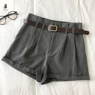 Φαρδιά σορτς με υψηλή μέση και ζώνη