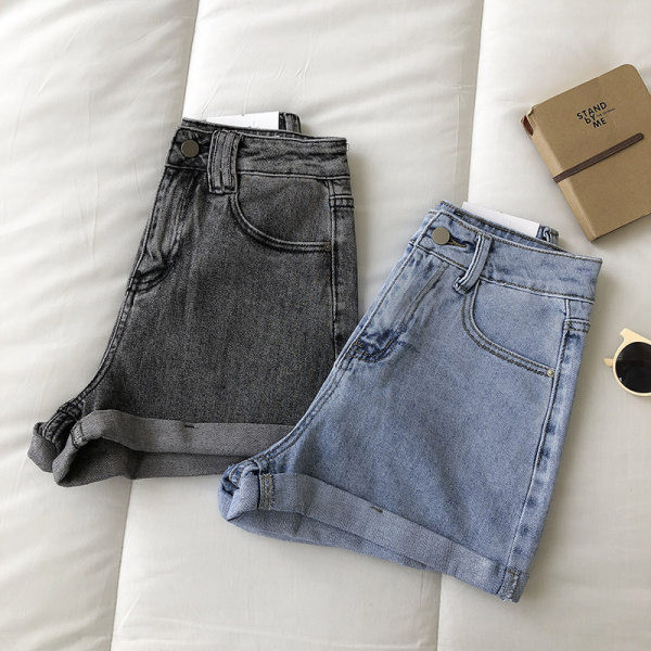 Γυναικεία κοντά τζιν με τσέπες