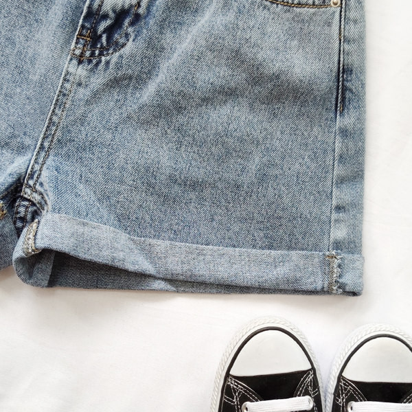 Ženske traperice jednobojni model plave boje