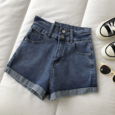 Kratke traperice s gumbima i visokim strukom