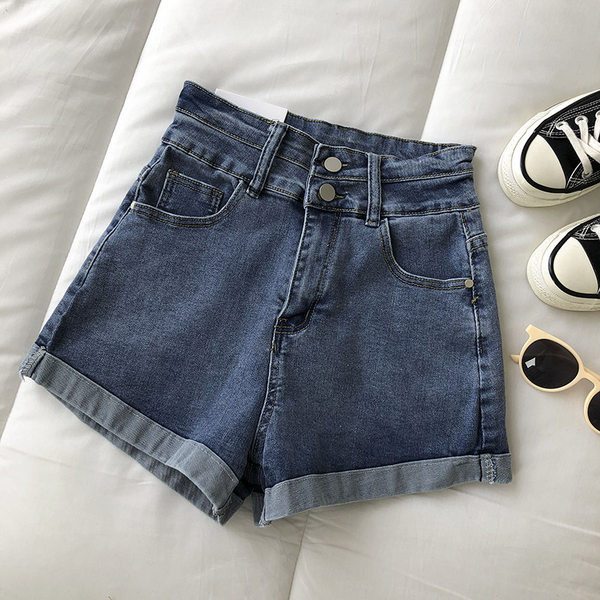 Kratke traperice s gumbima i visokim strukom