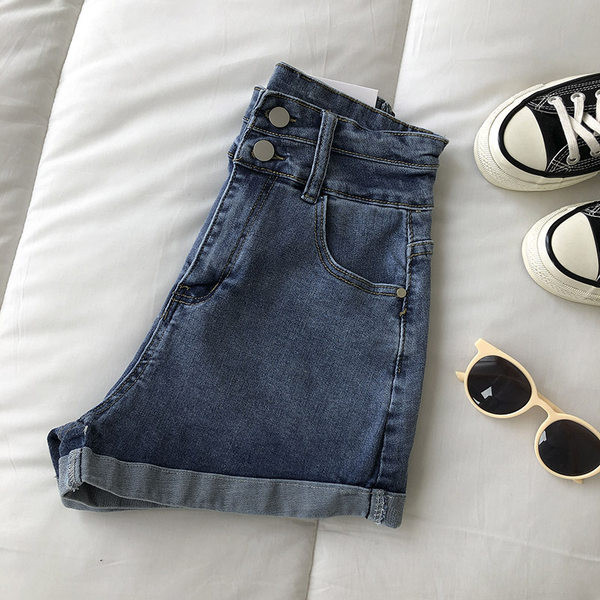 Kratke traperice s gumbima i visokim strukom