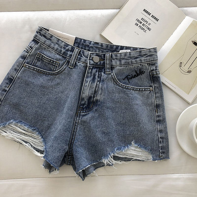 Moderne ženske kratke traperice s aplikacijom