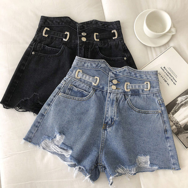 Ženske kratke traperice s poderanim motivima i gumbima