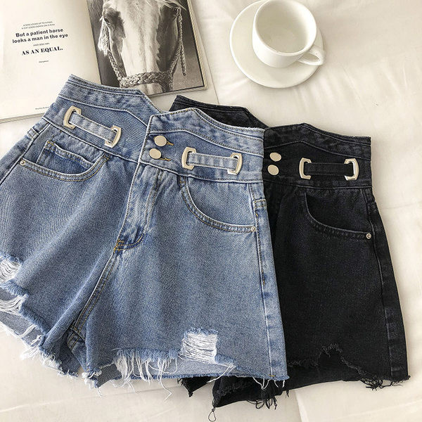 Ženske kratke traperice s poderanim motivima i gumbima