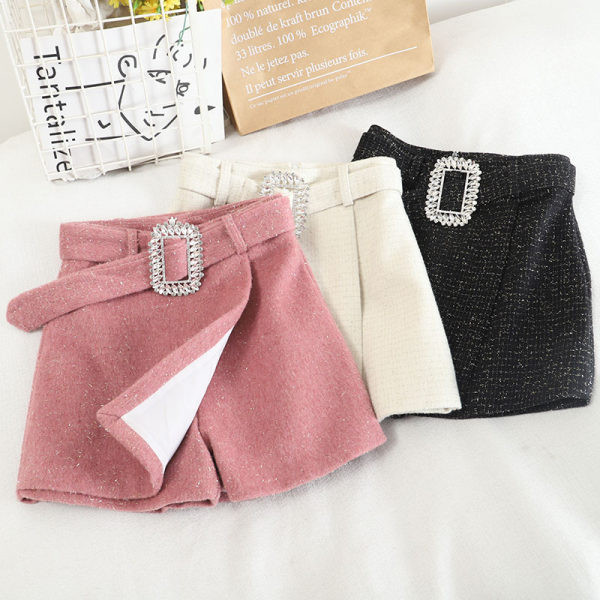 Moderna ženska suknja-hlače s remenom i kopčom