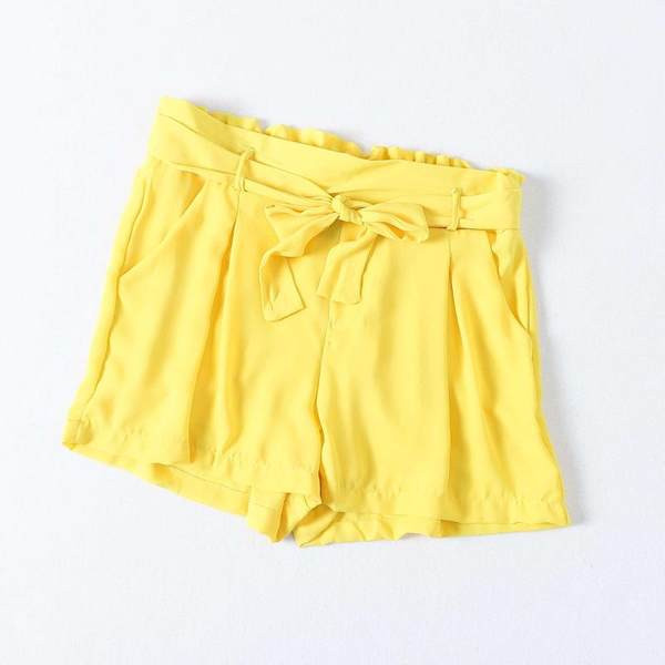 Γυναικεία σορτς με ζώνη 