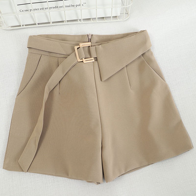 Φαρδύ μοντέλο γυναικεία σορτς με ζώνη