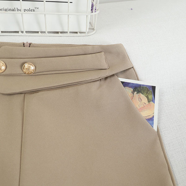 Kratke hlače visokog struka i gumba