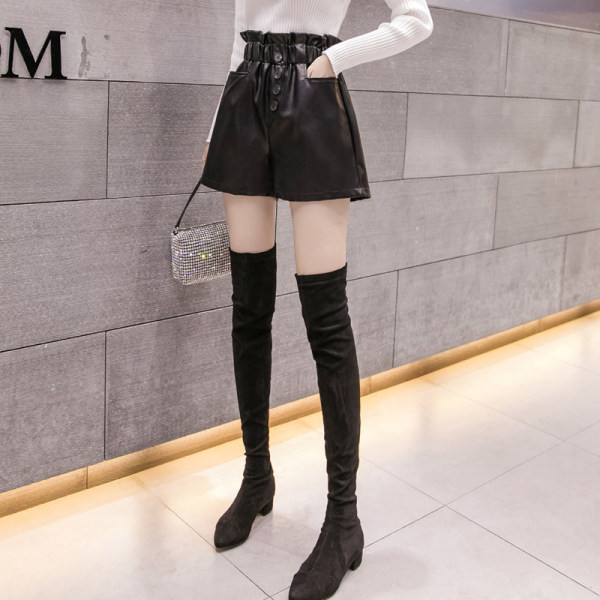 Νέο μοντέλο γυναικεία σορτς από έκο δέρμα  με ψηλή μέση