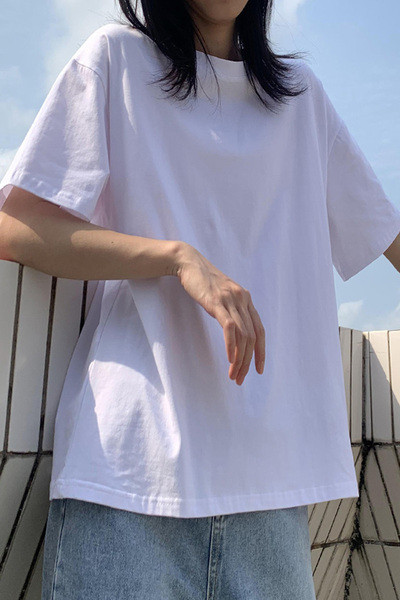 Дамска памучна тениска с обло деколте