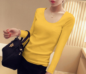 Laisva moteriška palaidinė su 3/4 rankovėmis ir apvalia iškirpte