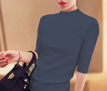 Ежедневна дамска блуза с 3/4 ръкав и обло деколте