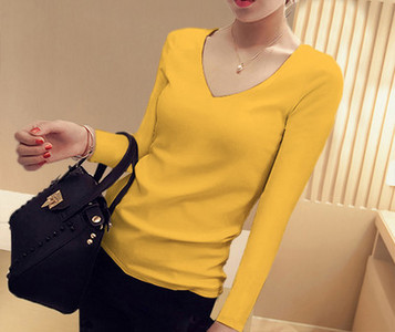 Laisva moteriška palaidinė su 3/4 rankovėmis ir apvalia iškirpte