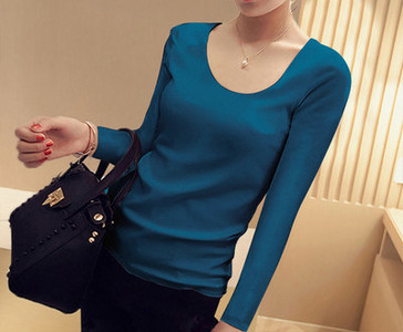 Laisva moteriška palaidinė su 3/4 rankovėmis ir apvalia iškirpte