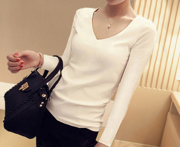 Laisva moteriška palaidinė su 3/4 rankovėmis ir apvalia iškirpte