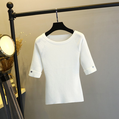 Moteriška palaidinė su ovalia iškirpte ir 3/4 rankovėmis