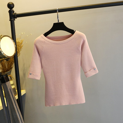 Moteriška palaidinė su ovalia iškirpte ir 3/4 rankovėmis