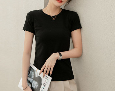 Ежедневна дамска блуза с овално деколте -черен и бял цвят