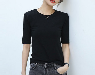 Ежедневна дамска блуза с овално деколте -черен и бял цвят