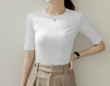 Ежедневна дамска блуза с овално деколте -черен и бял цвят