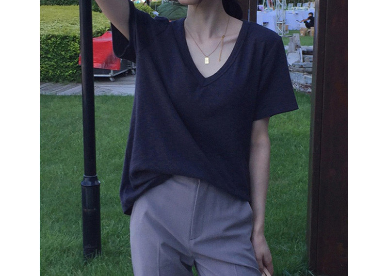 Широк модел дамска блуза с къс ръкав и шпиц деколте