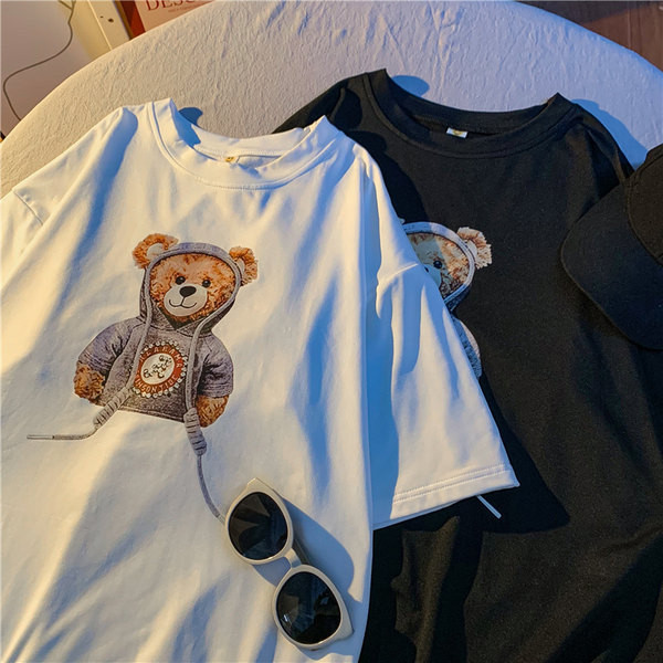 Дамска ежедневна блуза с овално деколте и апликация в бял и черен цвят 