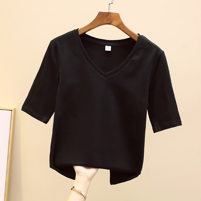 Дамска ежедневна блуза с ниска яка - изчистен модел