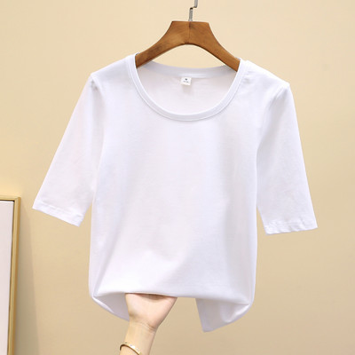 Дамска ежедневна блуза с ниска яка - изчистен модел