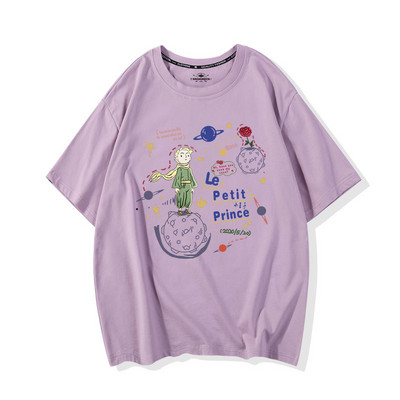 Moteriški marškinėliai trumpomis rankovėmis ir įvairiomis aplikacijomis