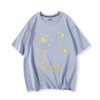 Moteriški marškinėliai trumpomis rankovėmis ir įvairiomis aplikacijomis