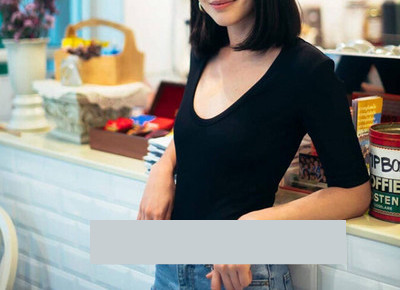 Нов модел дамска ежедневна блуза с обло деколте и 3/4 ръкав