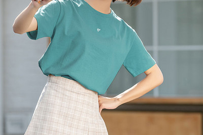 Tricou casual cu decolteu oval