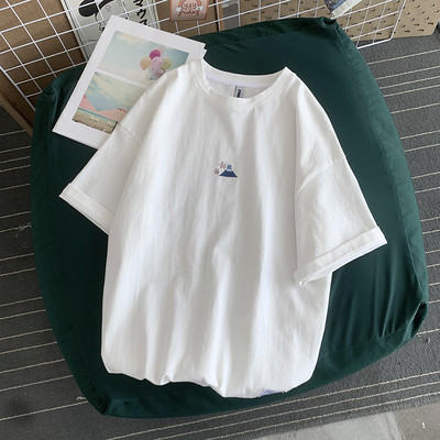 Широк модел дамска тениска с бродерия