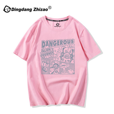 Дамска ежедневна широка тениска с апликация и овално деколте