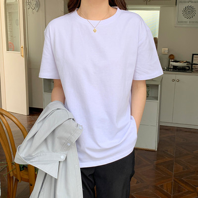 Дамска блуза изчистен модел в бял цвят 