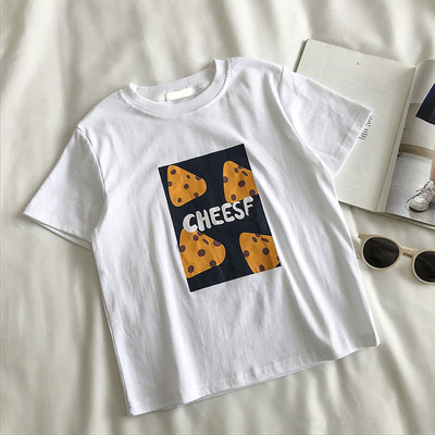 Дамска тениска с овално деколте с апликация в различни цветове