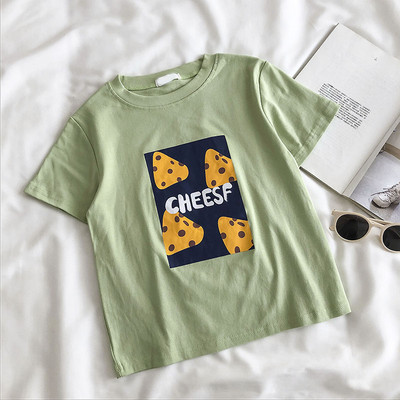 Дамска тениска с овално деколте с апликация в различни цветове