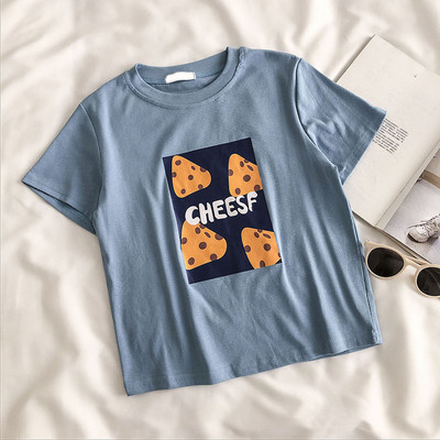 Дамска тениска с овално деколте с апликация в различни цветове