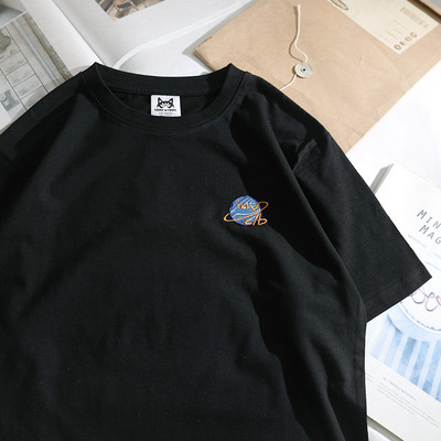 Широка дамска тениска с бродерия 