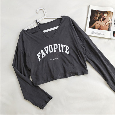 Bluză scurtă de damă cu mâneci lungi și decolteu spitz