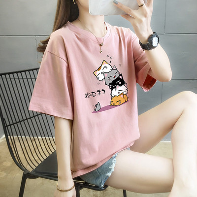 Широка дамска тениска с апликация и обло деколте