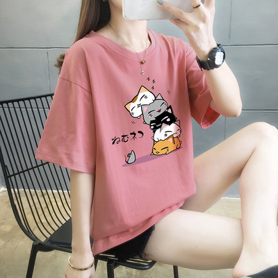 Широка дамска тениска с апликация и обло деколте