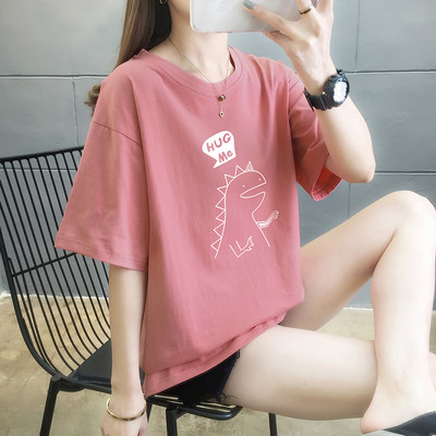 Широка дамска тениска с апликация и обло деколте